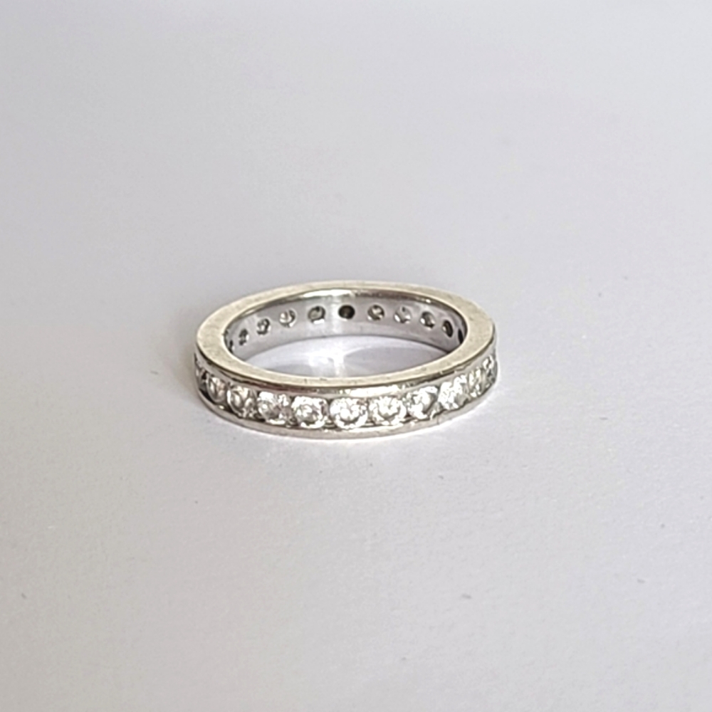 Vintage Sterling Silver Cubic Zirconia Crystal Minimal Dainty Feminine Band Ring